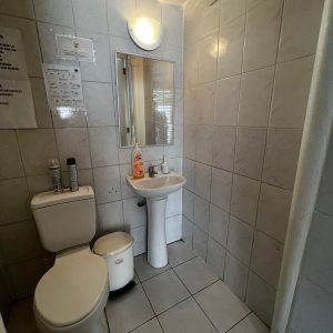 Amplia Casa Con Giro Comercial 6 Privados