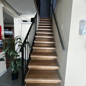 Amplia Casa Con Giro Comercial 6 Privados