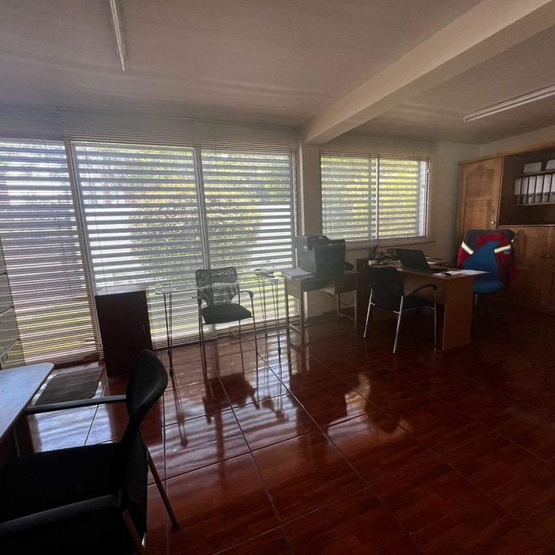 Amplia Casa Con Giro Comercial 6 Privados
