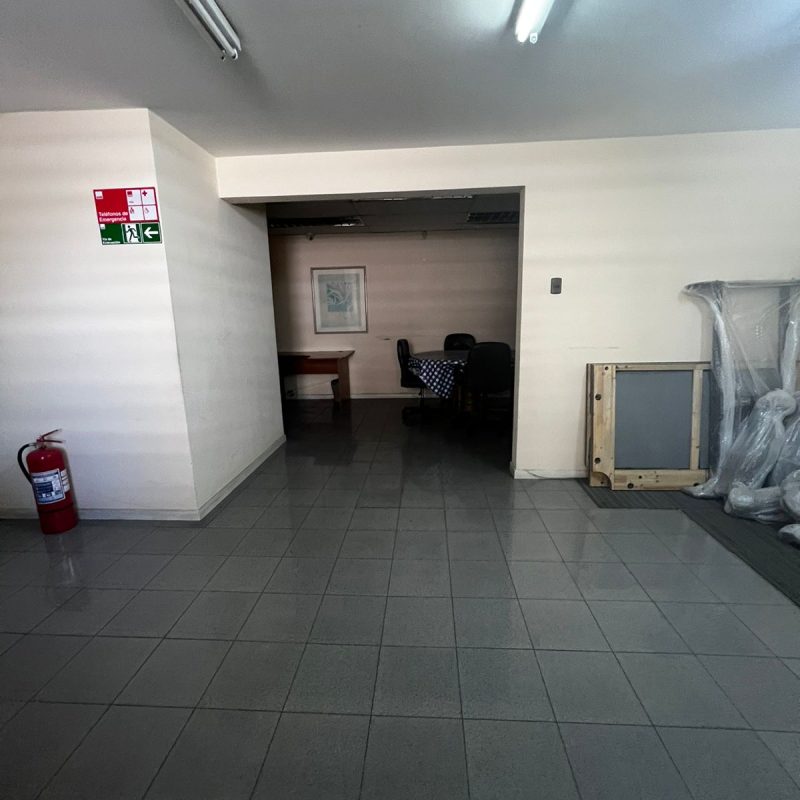 Amplia Casa Con Giro Comercial 6 Privados