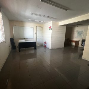 Amplia Casa Con Giro Comercial 6 Privados