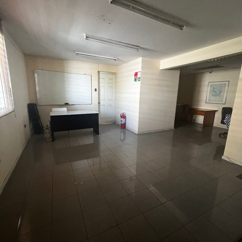 Amplia Casa Con Giro Comercial 6 Privados
