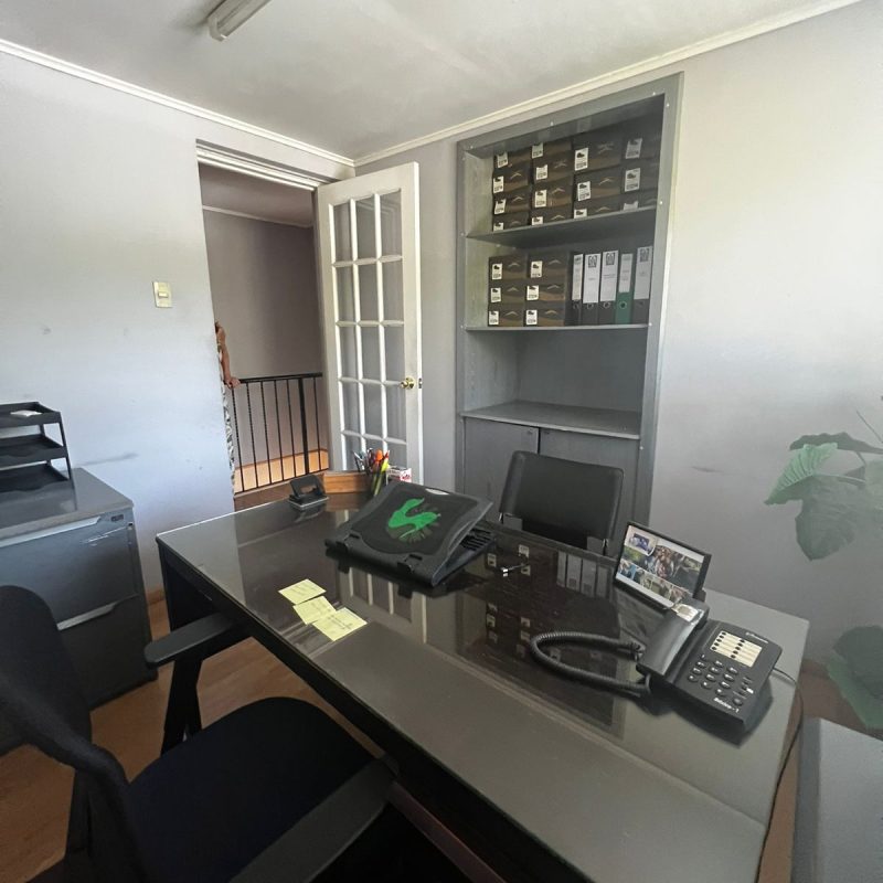 Amplia Casa Con Giro Comercial 6 Privados