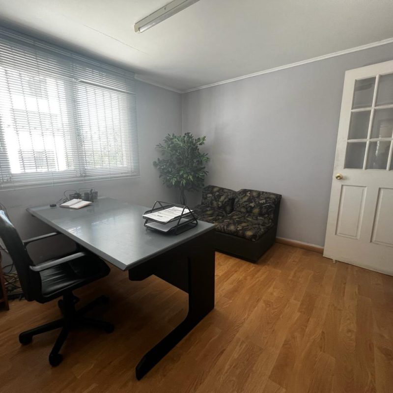 Amplia Casa Con Giro Comercial 6 Privados