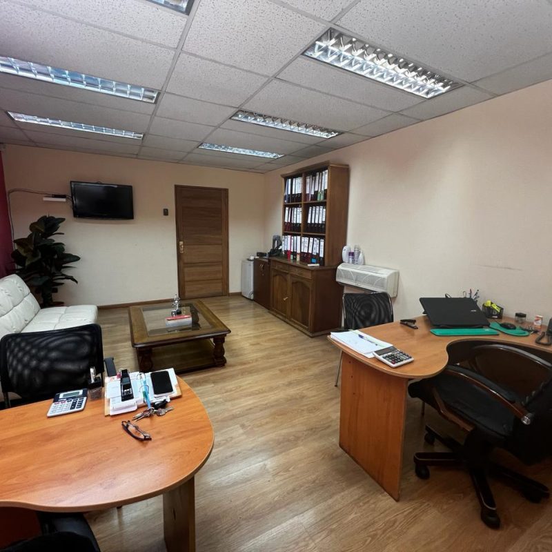 Amplia Casa Con Giro Comercial 6 Privados